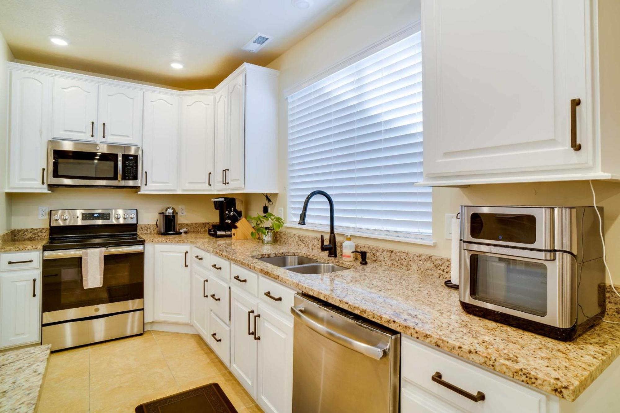 Contemporary Home With Grill Near Utah Lake! Saratoga Springs Ngoại thất bức ảnh