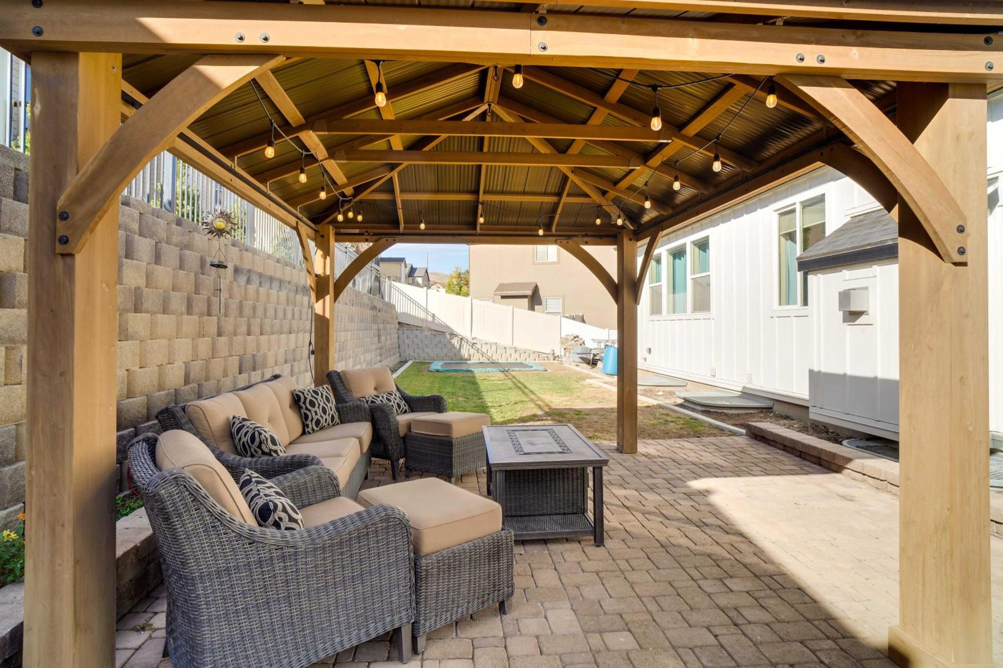 Contemporary Home With Grill Near Utah Lake! Saratoga Springs Ngoại thất bức ảnh
