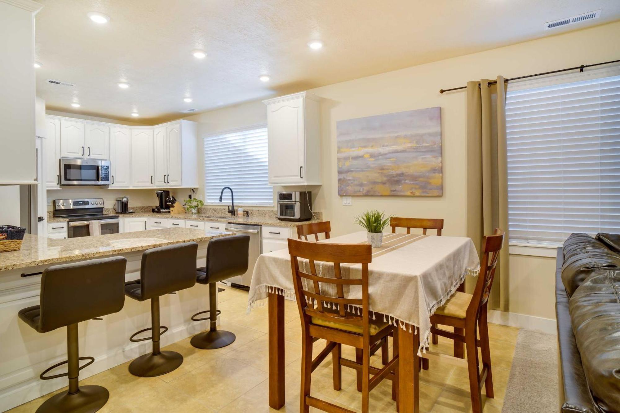 Contemporary Home With Grill Near Utah Lake! Saratoga Springs Ngoại thất bức ảnh